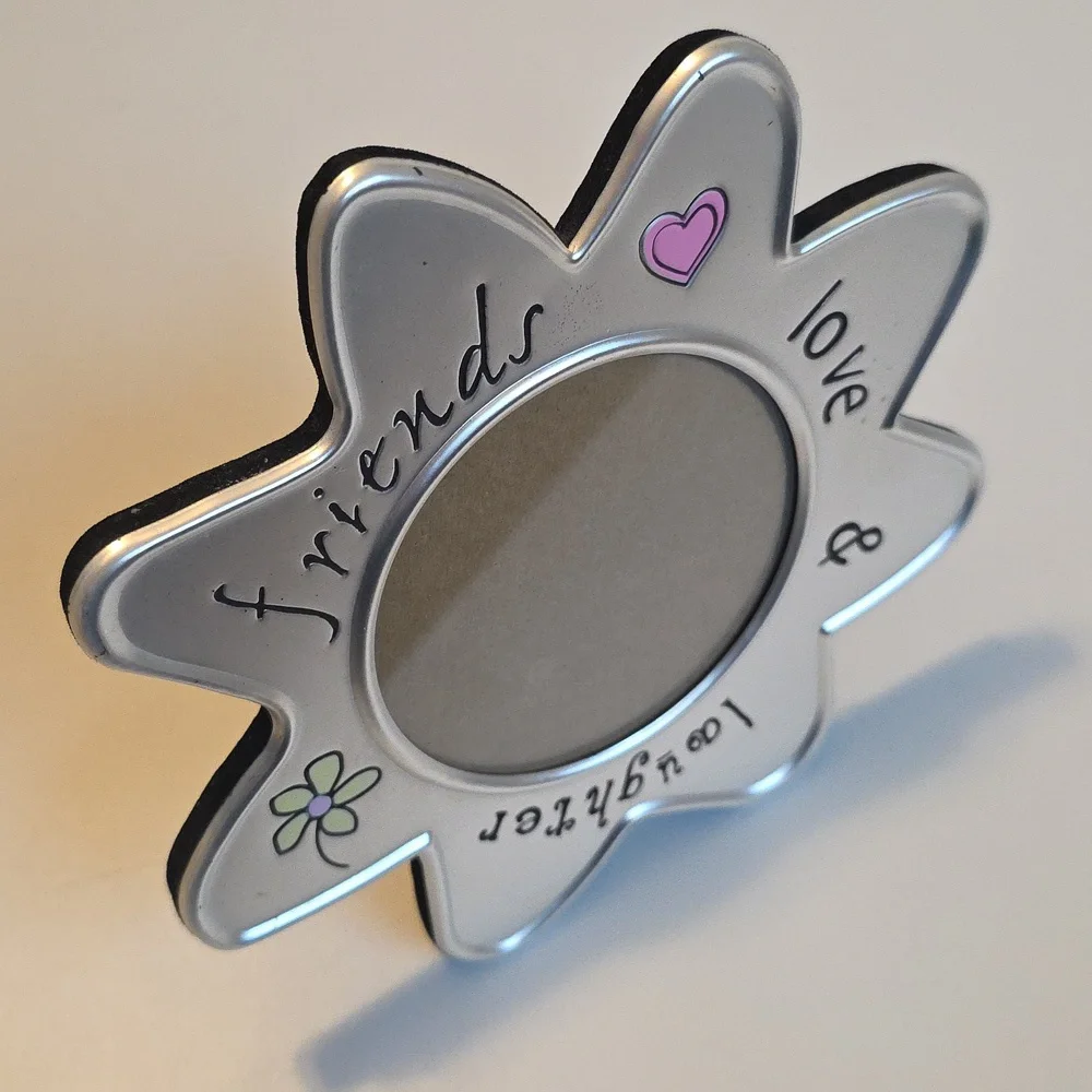 Silver Flower-Shaped Photo Frame - 3 Inch Circle Picture Frame